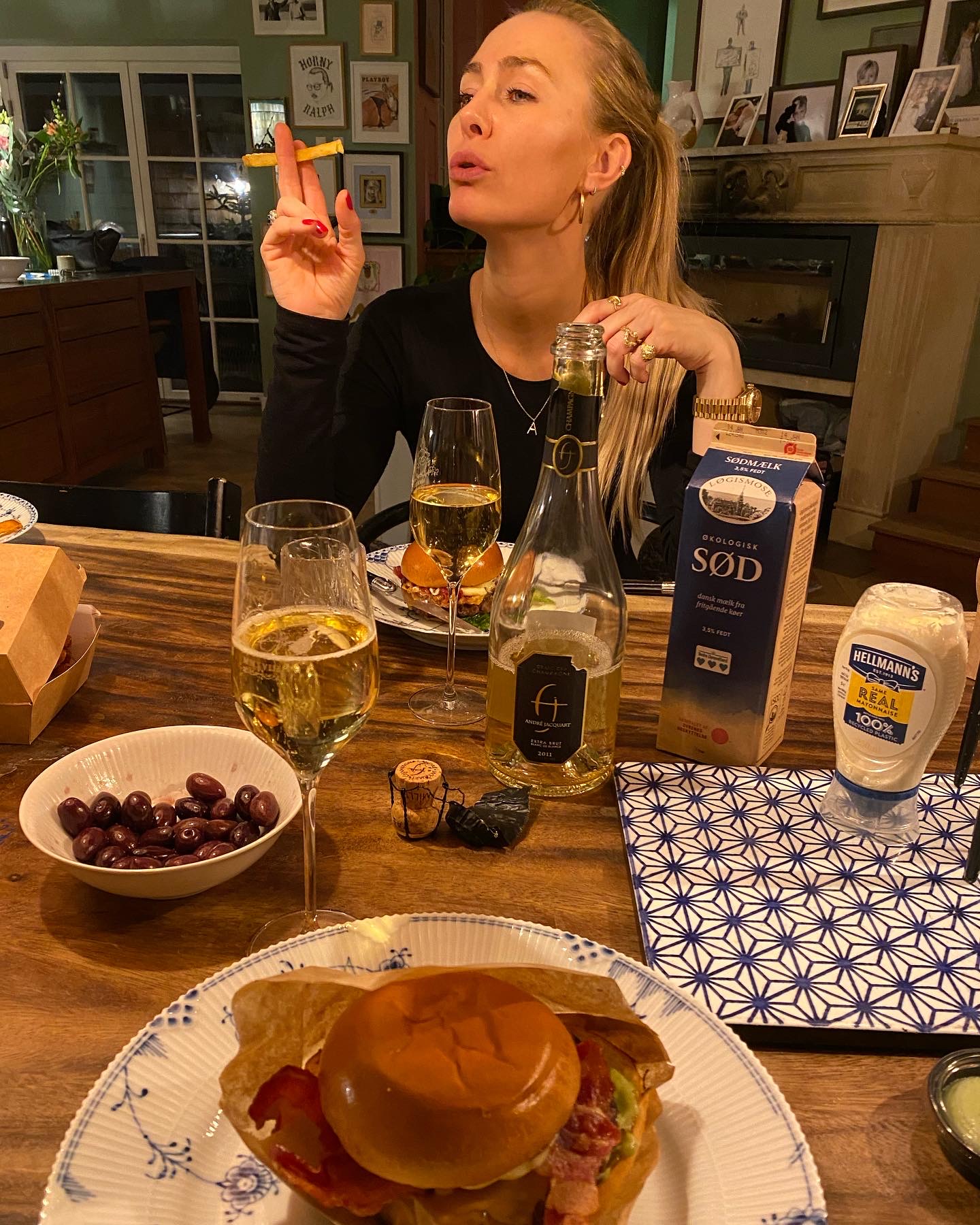 BURGER OG BOBLER AD. INFINITUM